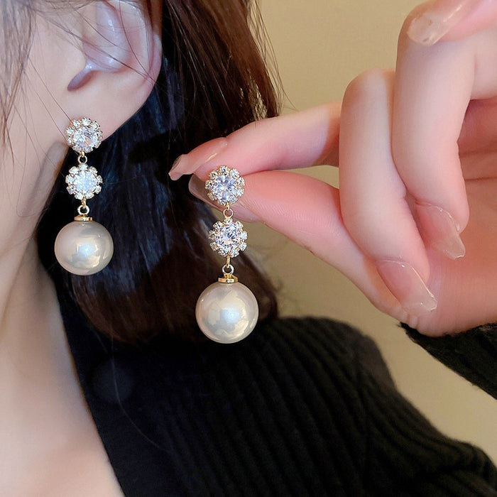 French Light Luxury Pearl Flower Hoop Earrings With Silver Pin And Rhinestone Circle Design