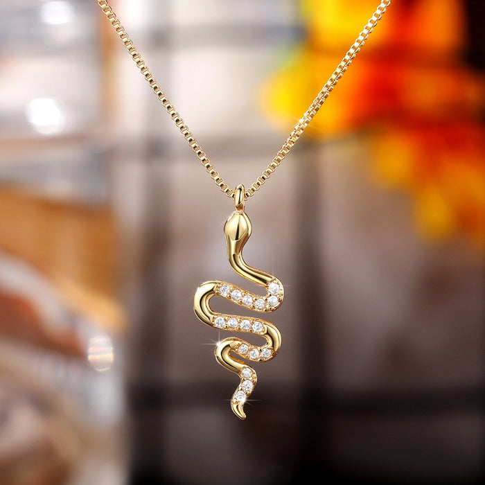 Vintage Gothic Carved Snake Pendant Necklace Animal Collarbone Chain For Men And Women