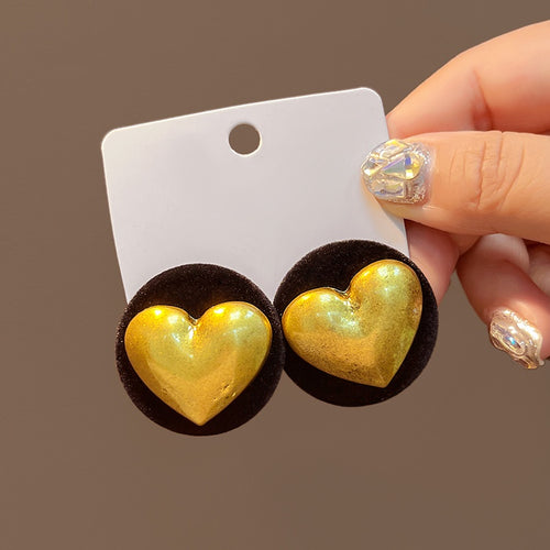 Vintage Black Gold Contrast Heart Studs Elegant Sweet French Style Alloy Velvet Round Button Earrings