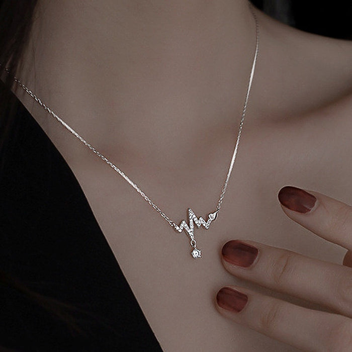 Light Luxury Niche Beating Heart Pendant Necklace, ECG Choker Collarbone Chain For Women