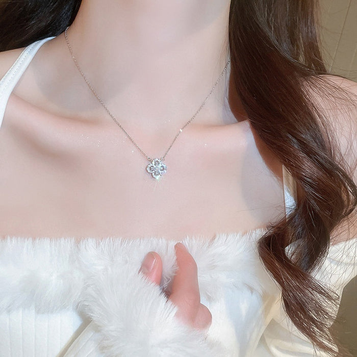 Korean Style Copper Zircon Flower Pendant Necklace For Women Light Luxury Collarbone Chain