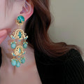 Vintage Court Style Alloy Floral Hollow Resin Clip-on Earrings for Women view 4