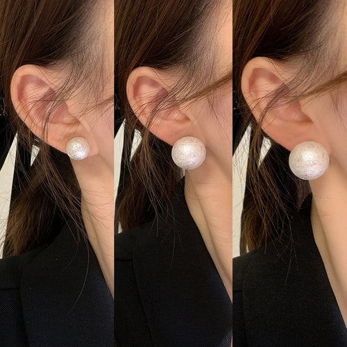 Korean Style Round Pearl Stud Earrings With Silver Needle Geometric Light Luxury Fashion Design