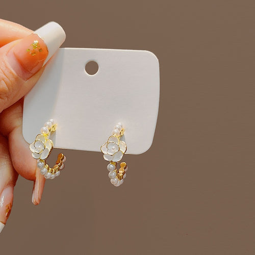 Vintage Luxury Camellia Flower Stud Earrings With Pearl Beads And Enamel Gold Alloy Fashion Earrings