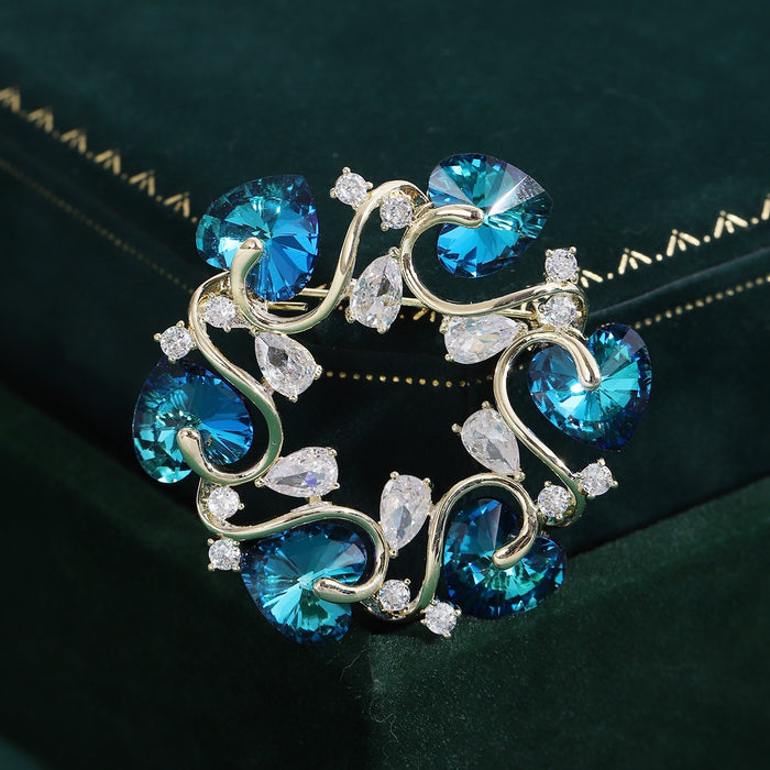 Metal Alloy Zircon Heart Crystal Wreath Brooch Pin For Elegant Apparel