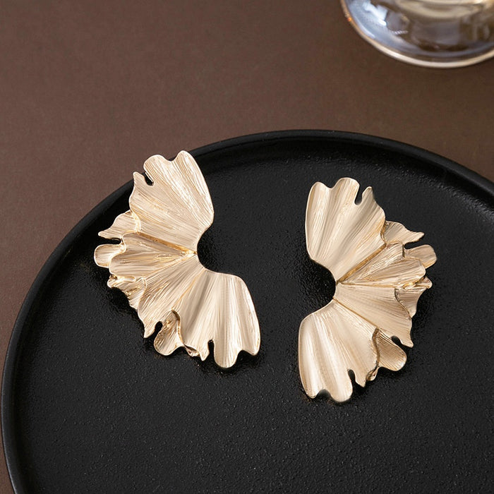 Elegant Vintage Alloy Ginkgo Leaf Flower Statement Stud Earrings For Women Luxury Commuter Jewelry Earrings