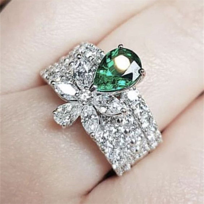 Luxury Light Water Drop Zircon Ring With Full Pave Pear Shape Floral Design For Women