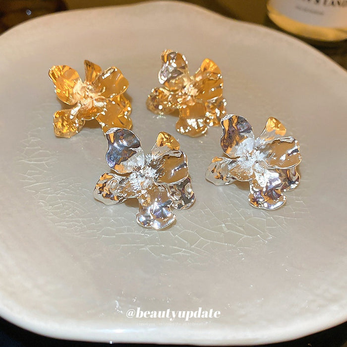 Korean Minimalist Alloy Metal Flower Stud Earrings With Geometric Floral Design