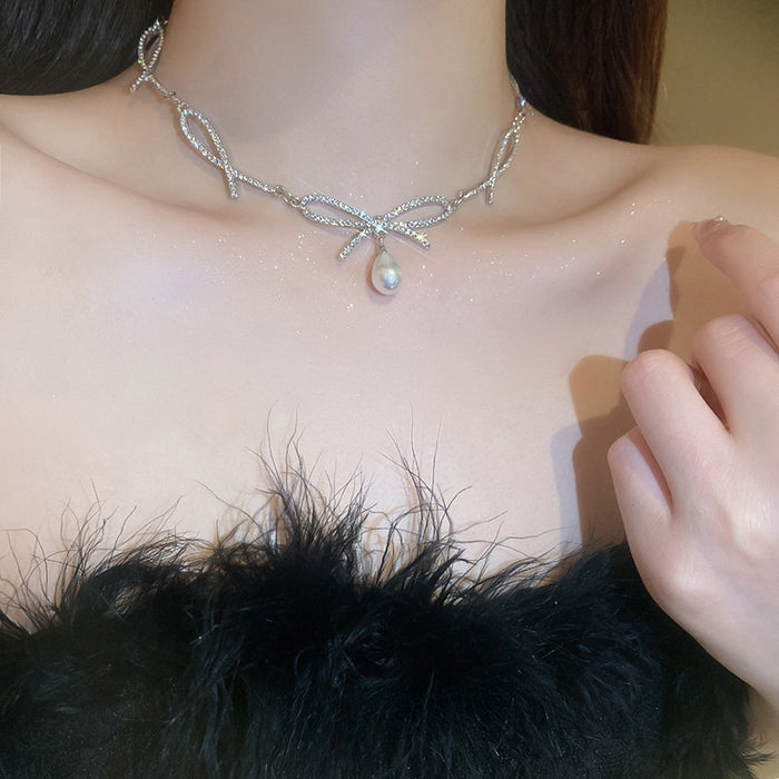 Rhinestone Bow Pearl Alloy Necklace, Fashion Personality Light Luxury Clavicle Choker