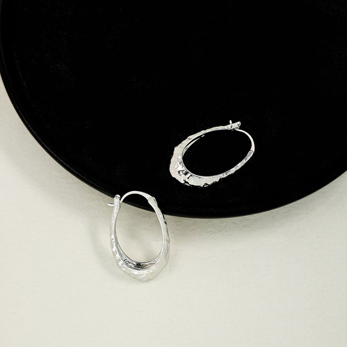 Light Luxury Silver Tone Alloy Wrinkled Textured Hoop Earrings For Women Elegant Minimalist Niche Earrings