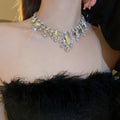 French Vintage Alloy Teardrop Tassel Necklace, Light Luxury Round Pendant Collarbone Chain view 1