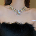 French Vintage Alloy Teardrop Tassel Necklace, Light Luxury Round Pendant Collarbone Chain view 3