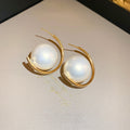 Retro Alloy Pearl C-Shaped Stud Earrings For Women Geometric Round Light Luxury Jewelry view 4