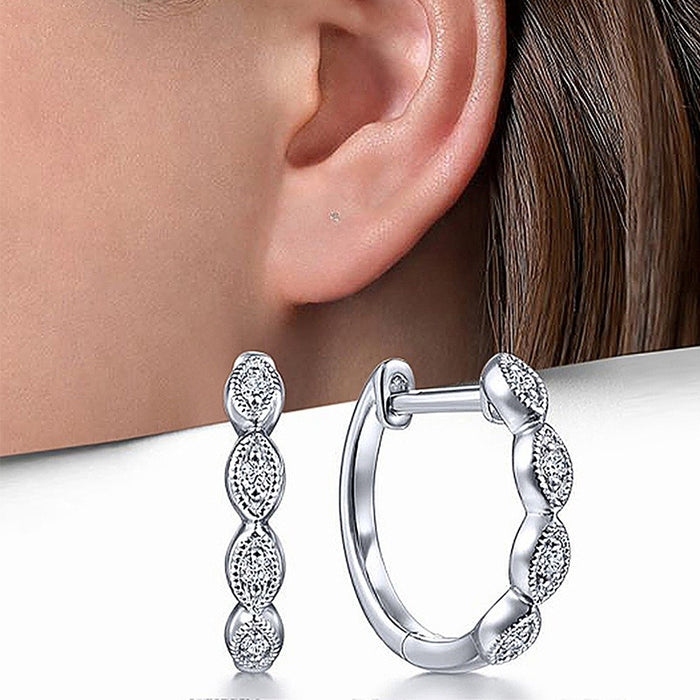 Minimalist Twisted Small Hoop Ear Cuffs, Niche Hip Hop Round Huggie Earrings For Women