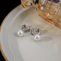 French Vintage U-Shaped Alloy Hoop Pearl Stud Earrings Elegant Geometric Minimalist Fashion Earrings view 3
