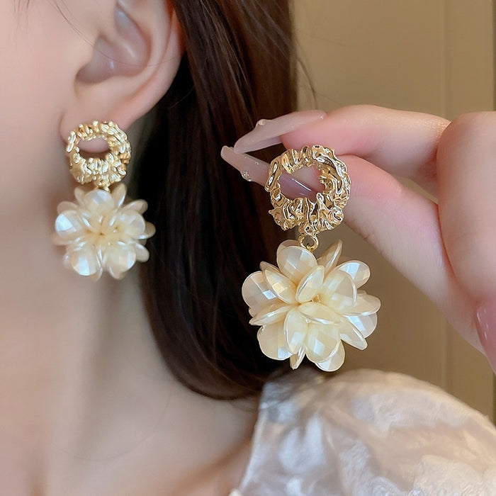 French Vintage Acrylic Flower Stud Earrings With Silver Pins Elegant Lightweight Floral Ear Jewelry