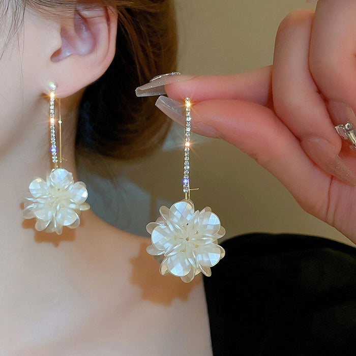 Korean Vintage Alloy Rhinestone Flower Pearl Cluster Drop Earrings For Women