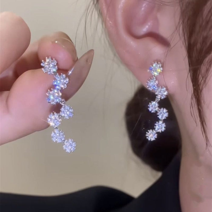 Full Pave Flower Snowflake Long Drop Earrings Elegant Leaf Shape Starry Dangle Earrings For Women