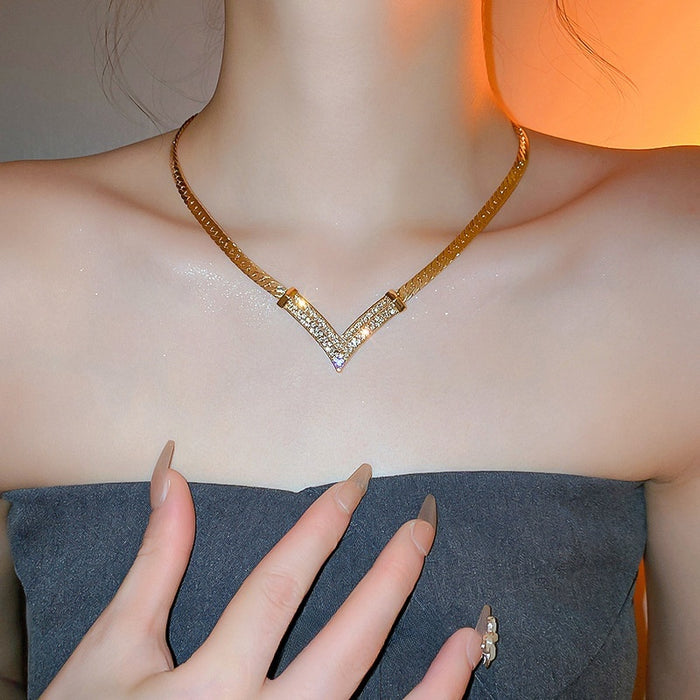 Gold Plated Copper V Shape Rhinestone Necklace, Geometric Line Clavicle Chain, Luxury Minimalist Style
