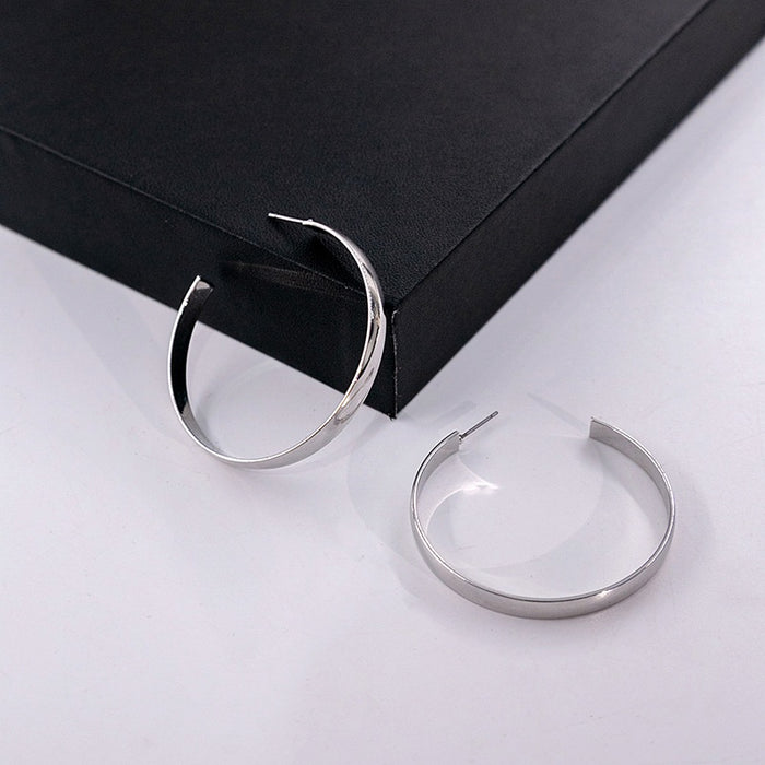 Elegant Silver Tone Alloy Minimalist Geometric Round Hoop Style Women's Fashion Earrings