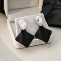 Elegant Vintage Wrinkled Alloy Studs With Black Geometric Diamond Irregular Dangle Earrings view 4