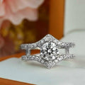 Sparkling Four Prong Princess Crown V Shape Two In One Ring Fashion Hand Jewelry view 3