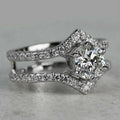 Sparkling Four Prong Princess Crown V Shape Two In One Ring Fashion Hand Jewelry view 1