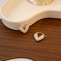 French Vintage Light Luxury Heart Huggie Hoop Pearl Beaded Sweet Elegant Women's Fashion Earrings view 1