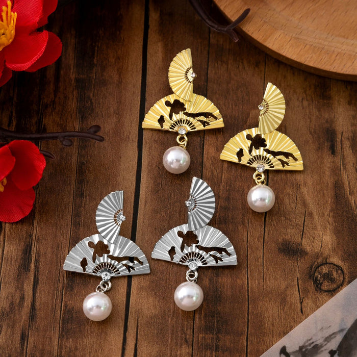 Elegant Hollow Gold Alloy Fan Drop With Rhinestone Accent And Pearl Dangle Women's Fashion Earrings