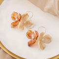 Vintage Hong Kong Style Gradient Amber Acrylic Flower Petal Pearl Dangle Women's Fashion Earrings view 2
