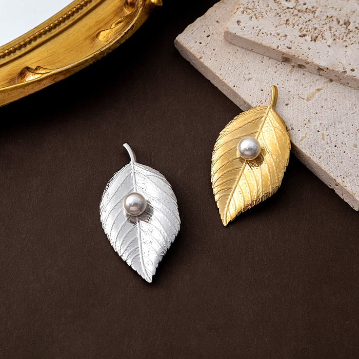 Korean Retro Minimalist Leaf Brooch With Pearl Niche Elegant Clothing Accessory