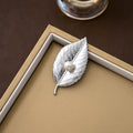Korean Retro Minimalist Leaf Brooch With Pearl Niche Elegant Clothing Accessory view 3