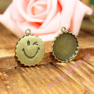 20mm Smiley Bottle Cap Charm Bezel Setting in Alloy