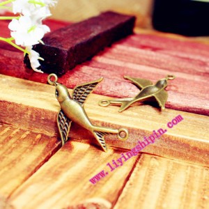 37x30mm Double Swallow Alloy Charm Pendant