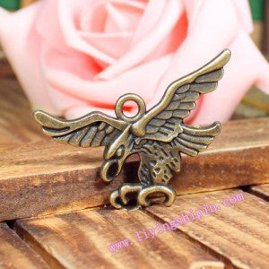 Vintage Eagle with Spread Wings Alloy Charm Pendant