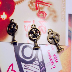 Alloy Fan Charm Pendant 20x12mm