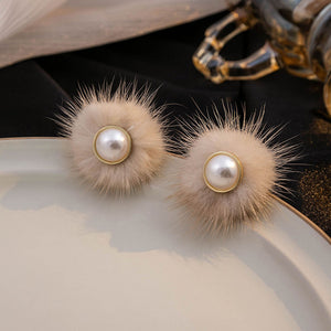 Elegant 925 Silver Needle Plush Fur Ball Faux Pearl Studs For Women Autumn Winter Fashion Earrings