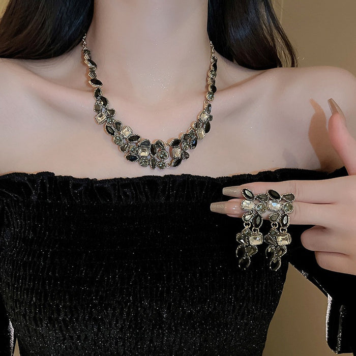 Light Luxury Alloy Rhinestone Waterdrop Tassel Pendant Necklace For Evening Dress
