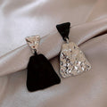 Alloy Silver Needle Black Glass Bead Irregular Pleated Geometric Chic Stud Earrings view 3