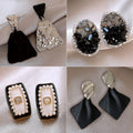 Alloy Silver Needle Black Glass Bead Irregular Pleated Geometric Chic Stud Earrings view 1
