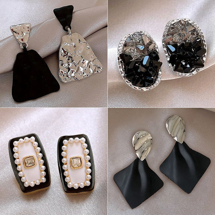 Alloy Silver Needle Black Glass Bead Irregular Pleated Geometric Chic Stud Earrings