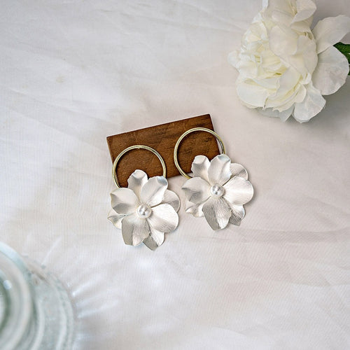 Elegant Metal Flower Pearl Drop Earrings For Women, Gold Circle Geometric Statement Stud Earrings