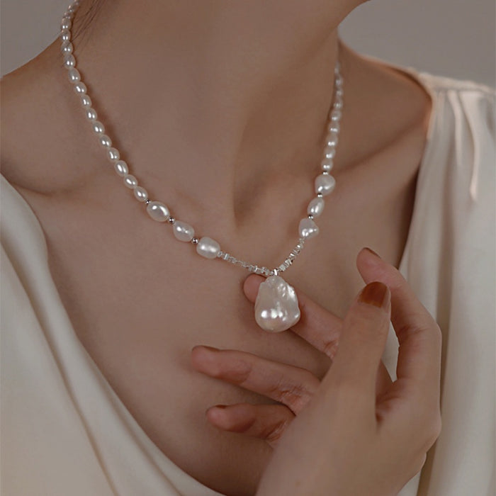 French Vintage Baroque Pleated Teardrop Faux Pearl Pendant Beaded Collarbone Necklace For Women