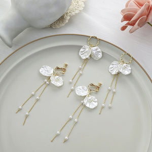 Elegant Korean White Shell Petal Pearl Alloy Chain Tassel Long Drop Clip-On Women's Earrings