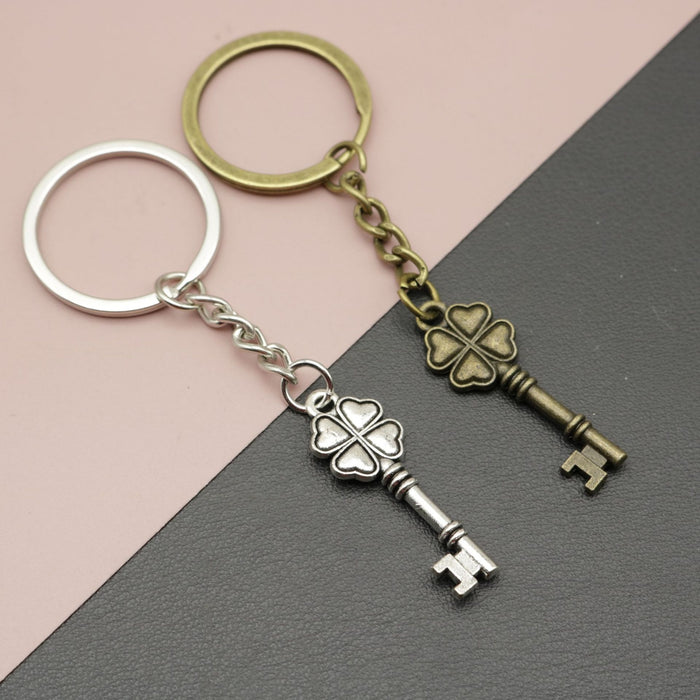 Metal Four Leaf Clover Heart Keychain Gift