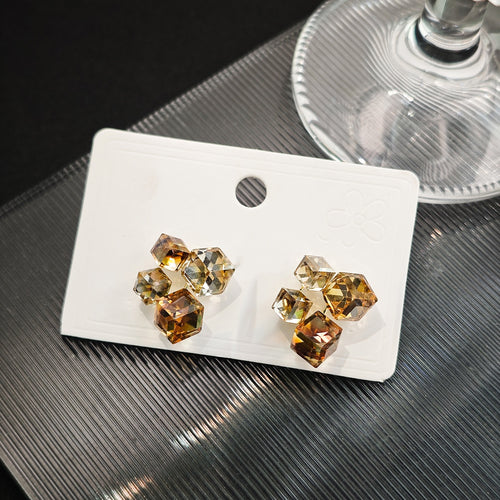 Luxury Vintage Brown 3D Cube Crystal Glass Stud Earrings For Women Elegant Geometric Statement Earrings