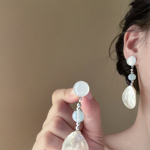 New Chinese Style Resin Teardrop Drop Earrings With Silver Needle Minimalist Round Design