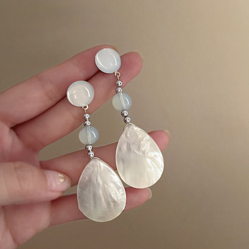 New Chinese Style Resin Teardrop Drop Earrings With Silver Needle Minimalist Round Design