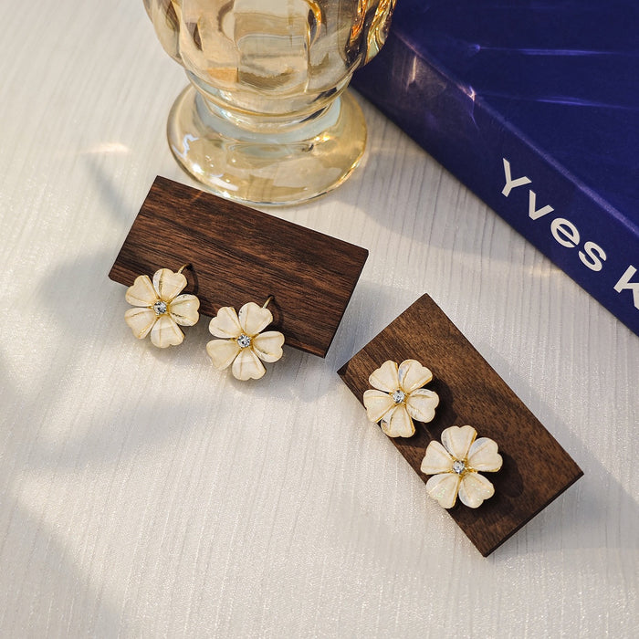 Elegant Korean Style Cream Enamel Sakura Flower Rhinestone Alloy Daily Commute Stud Earrings