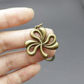 Zinc Alloy Simple Flower Keychain Bag Charm Gift view 4